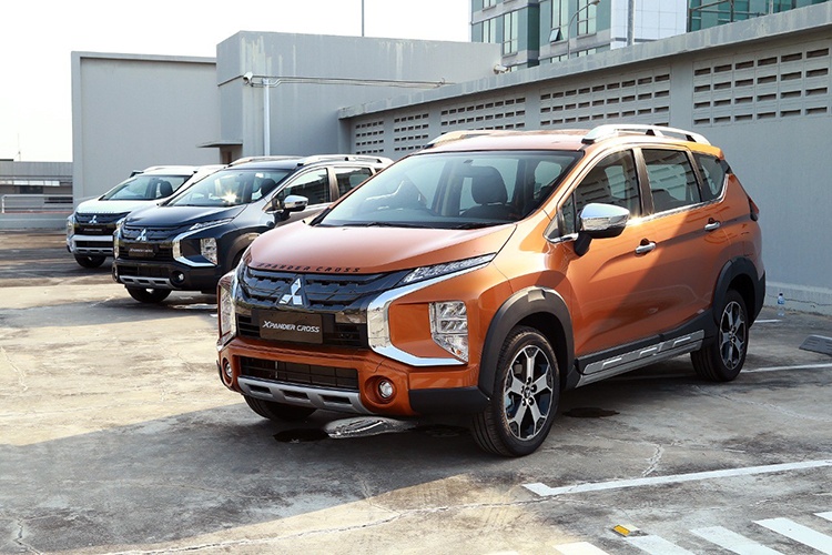 HARGA DAN VARIAN MITSUBISHI XPANDER CROSS