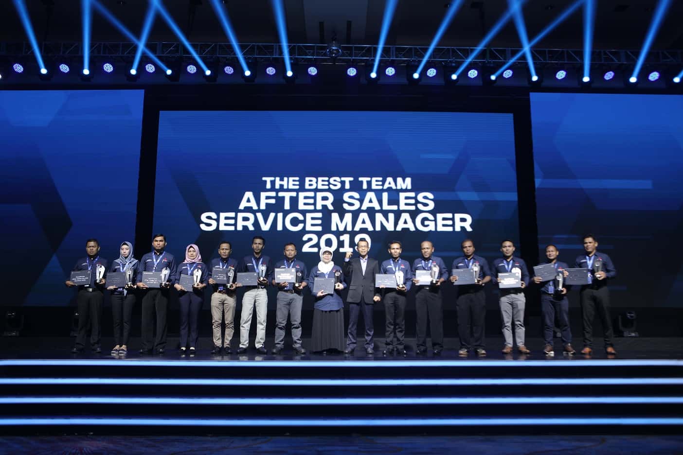 MITSUBISHI FUSO UJI KEMAMPUAN TENAGA PENJUAL DAN MEKANIK DALAM SALES APPRAISAL PROGRAM & AFTER SALES SERVICE CONTEST